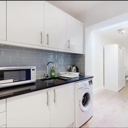 New Spacious 1 Bed Studio Flat In Aldgate Lägenhet London Exteriör bild