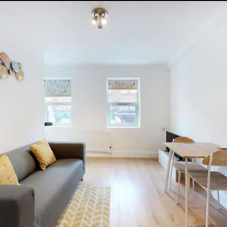 New Spacious 1 Bed Studio Flat In Aldgate Lägenhet London Exteriör bild
