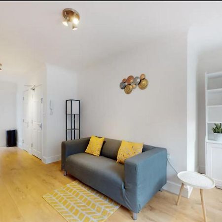 New Spacious 1 Bed Studio Flat In Aldgate Lägenhet London Exteriör bild