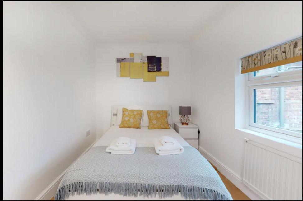 New Spacious 1 Bed Studio Flat In Aldgate Lägenhet London Exteriör bild