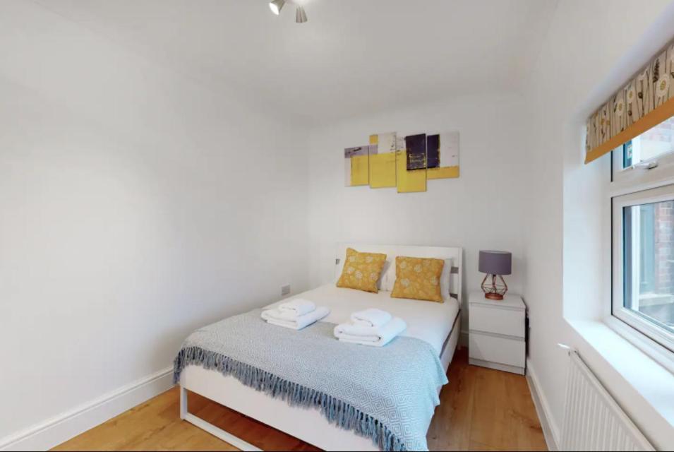 New Spacious 1 Bed Studio Flat In Aldgate Lägenhet London Exteriör bild